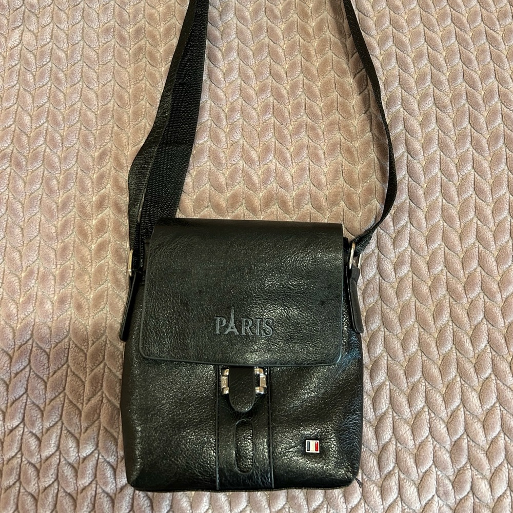 Crossbody bag bought in Paris, France🇫🇷